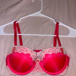 Elegant Lace Trimmed Pink and Purple Bra’s